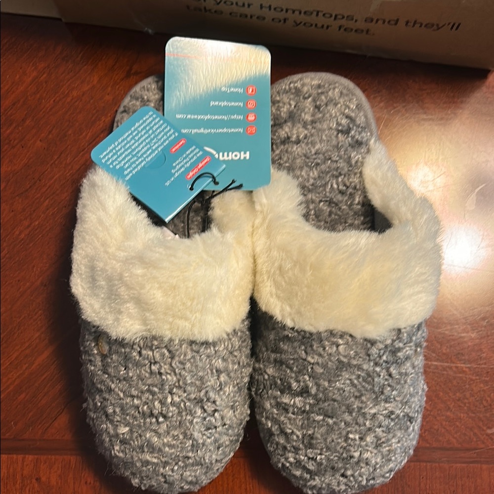 Hometop memory foam slippers.  Women’s size 5-6. New
